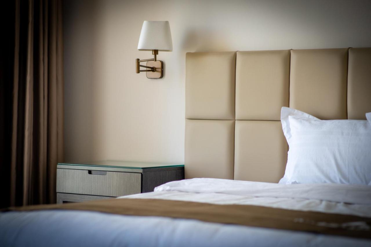 Ambassador Hotel Bishkek Ngoại thất bức ảnh