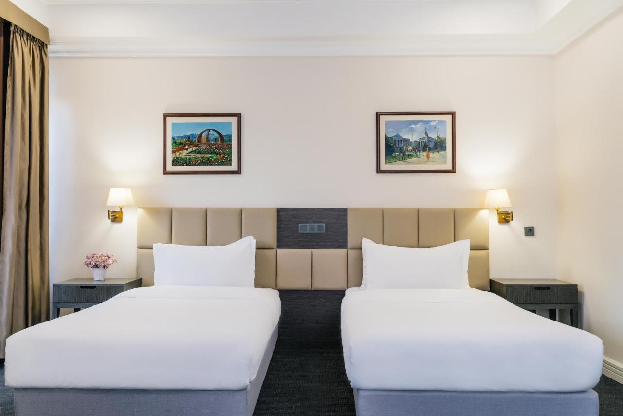 Ambassador Hotel Bishkek Ngoại thất bức ảnh