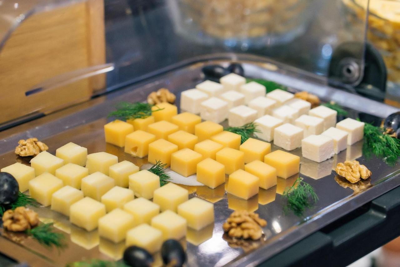 Ambassador Hotel Bishkek Ngoại thất bức ảnh
