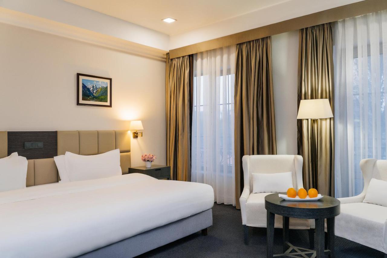 Ambassador Hotel Bishkek Ngoại thất bức ảnh