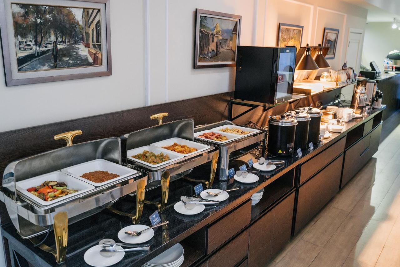 Ambassador Hotel Bishkek Ngoại thất bức ảnh