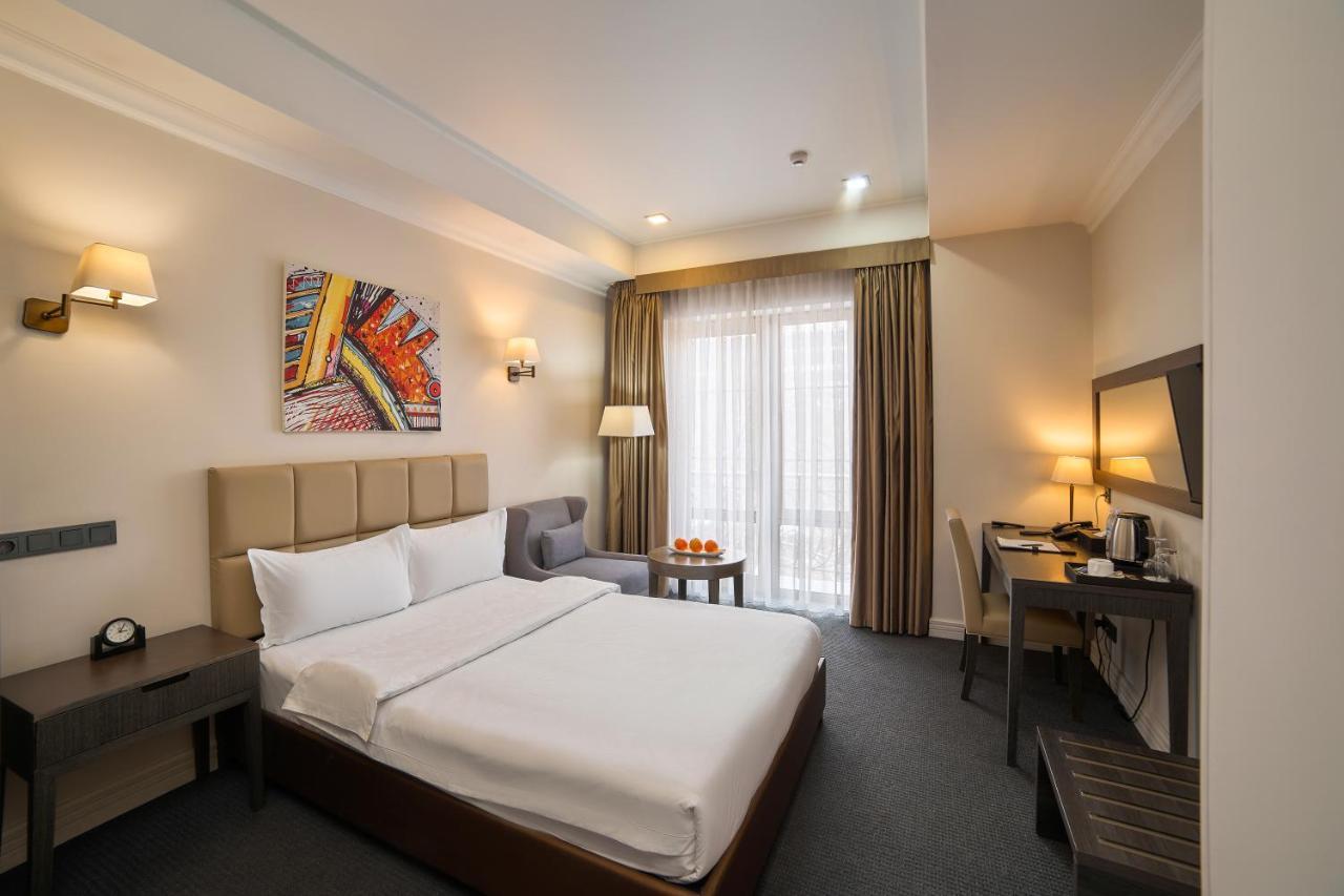 Ambassador Hotel Bishkek Ngoại thất bức ảnh