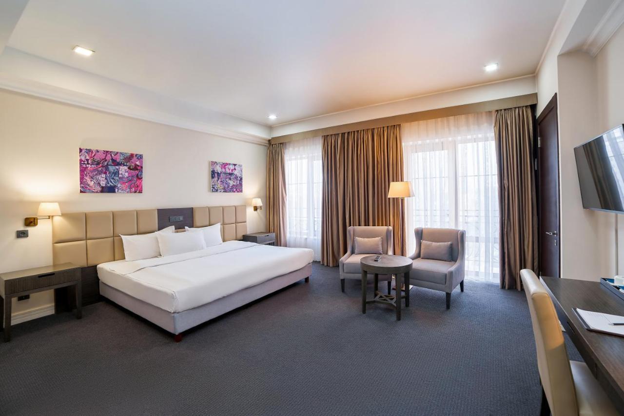 Ambassador Hotel Bishkek Ngoại thất bức ảnh