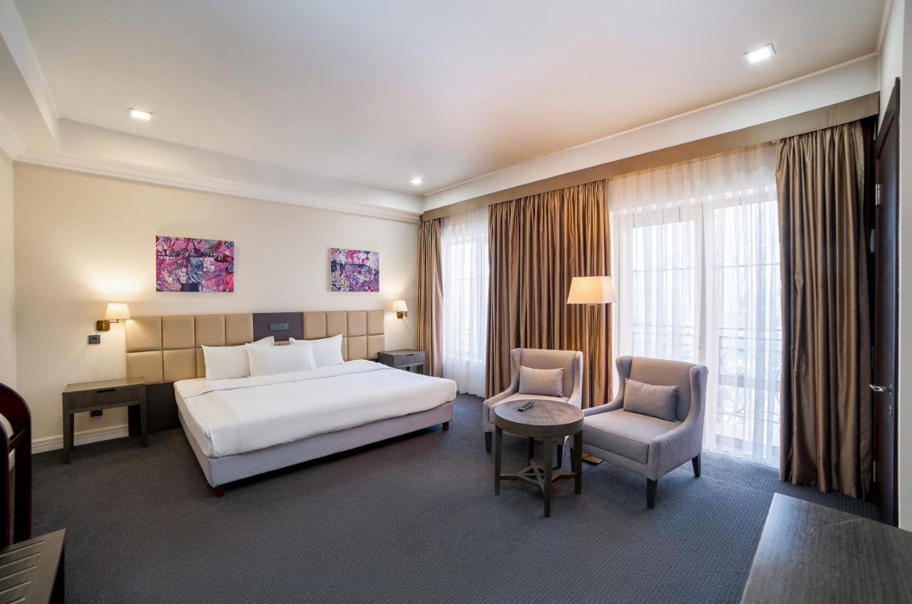 Ambassador Hotel Bishkek Ngoại thất bức ảnh