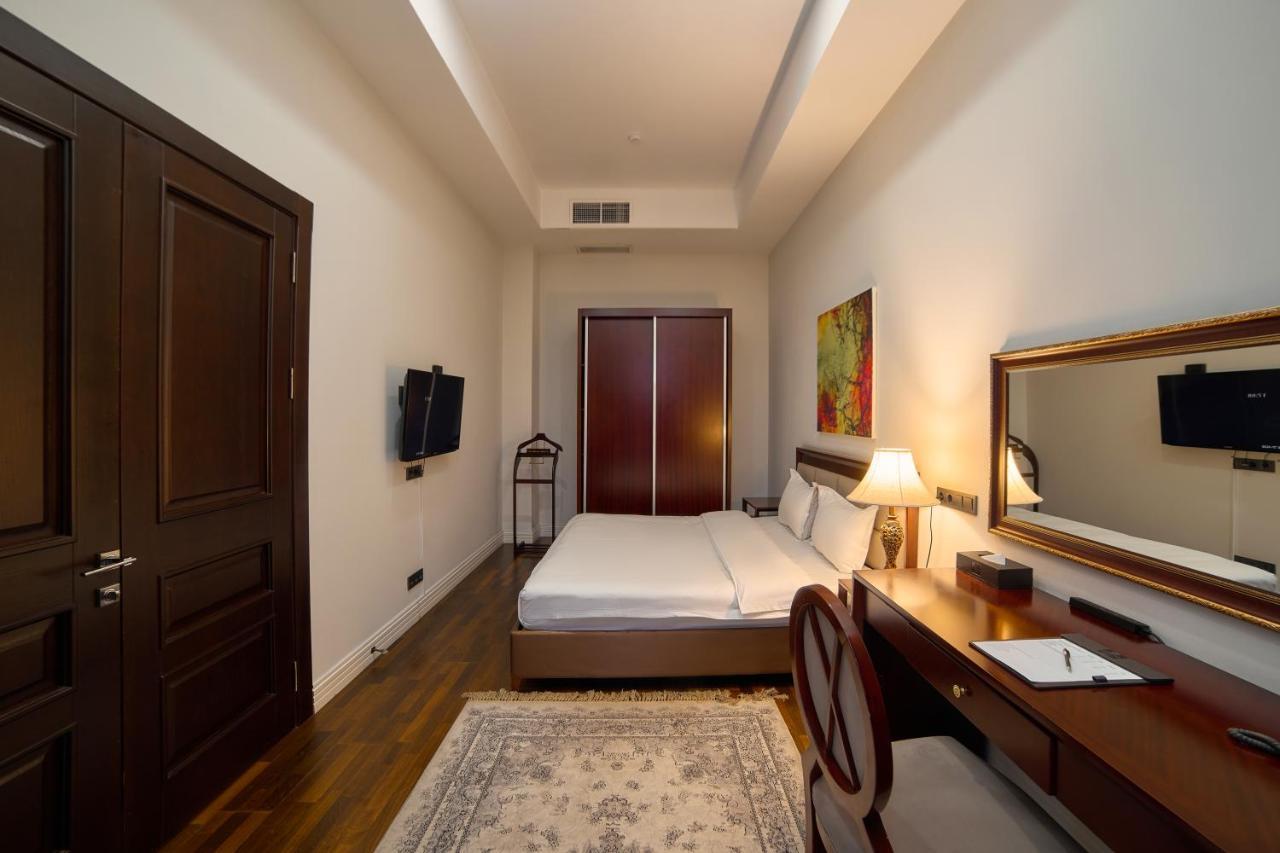 Ambassador Hotel Bishkek Ngoại thất bức ảnh