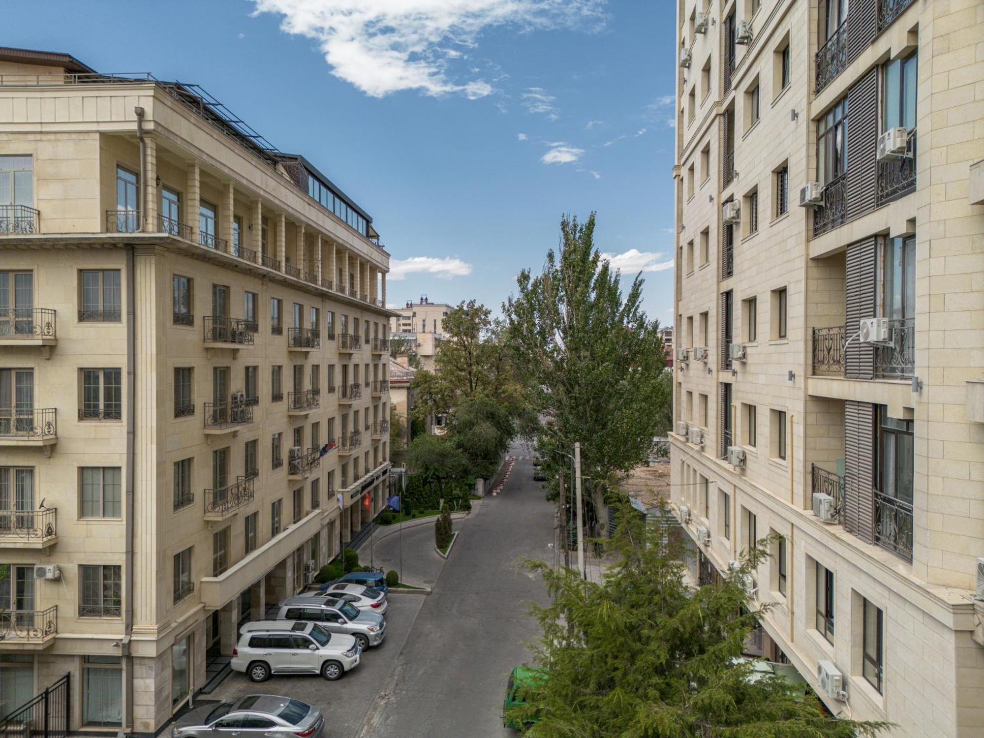 Ambassador Hotel Bishkek Ngoại thất bức ảnh