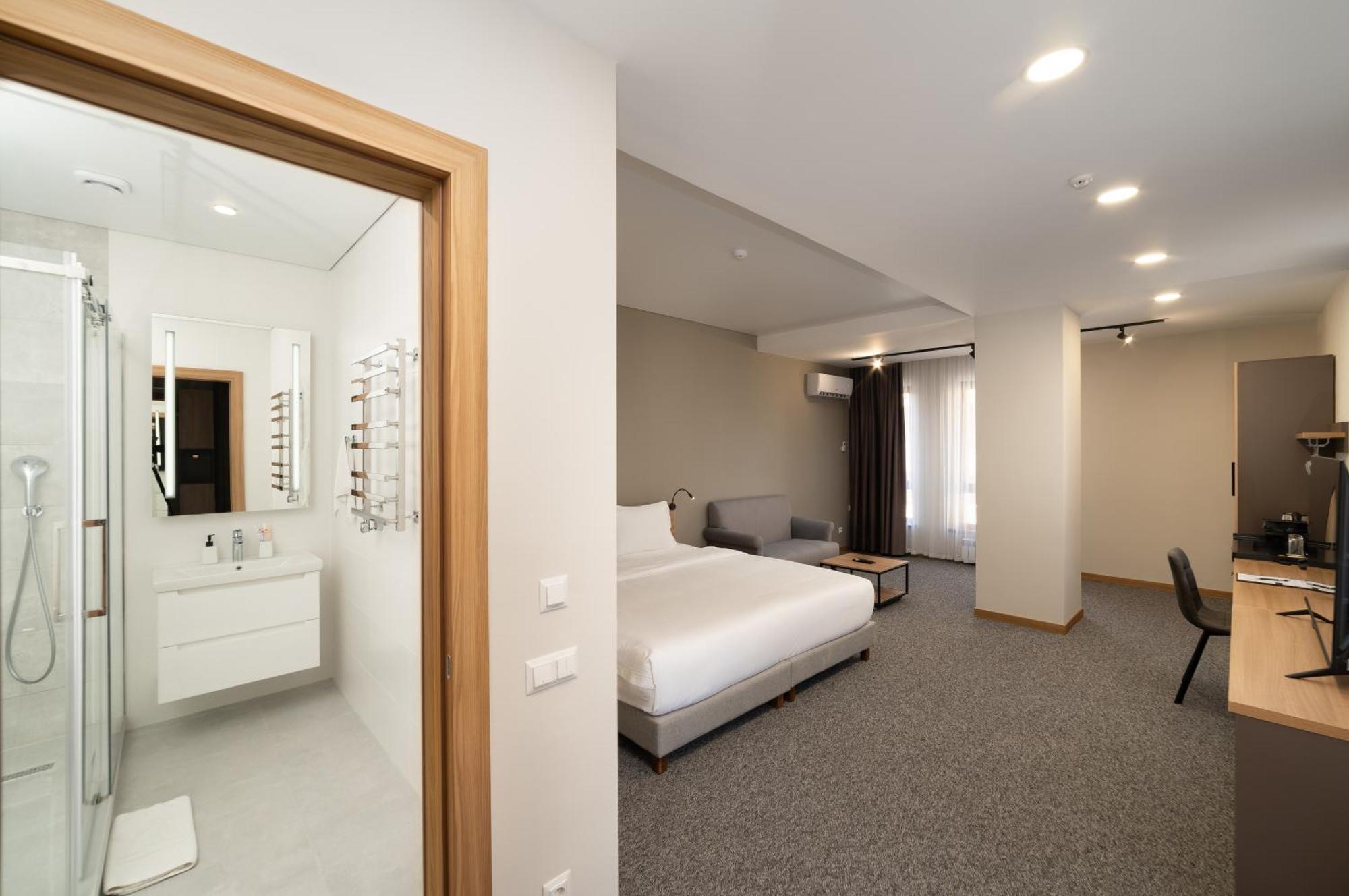Ambassador Hotel Bishkek Ngoại thất bức ảnh