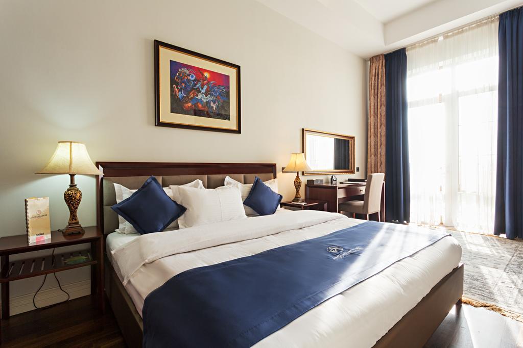 Ambassador Hotel Bishkek Ngoại thất bức ảnh